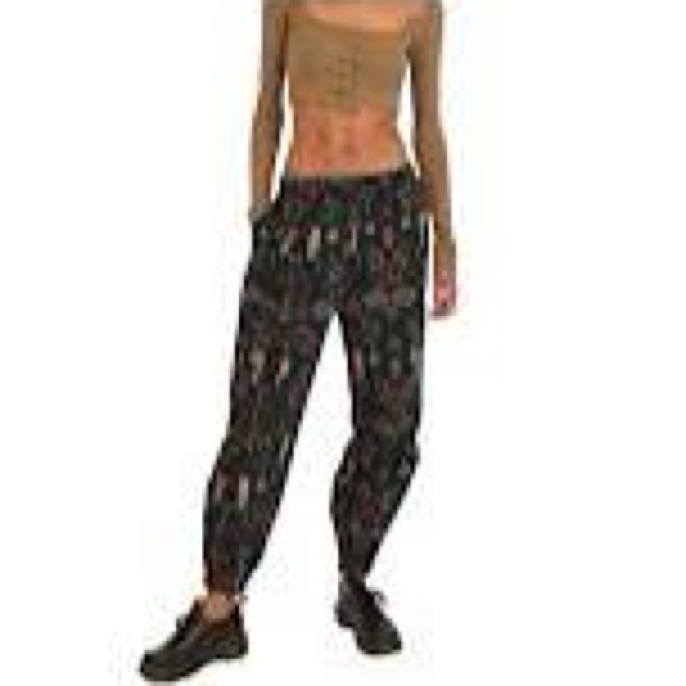 COPY - URBAN OUTFITTERS Penelope corduroy sweatpants joggers boho print green XS